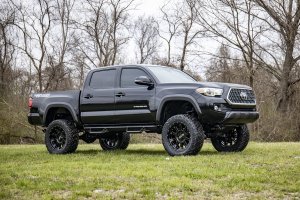 Toyota Tacoma Suspension Lift Kit - Rough Country - 6 Inch - '16-'23